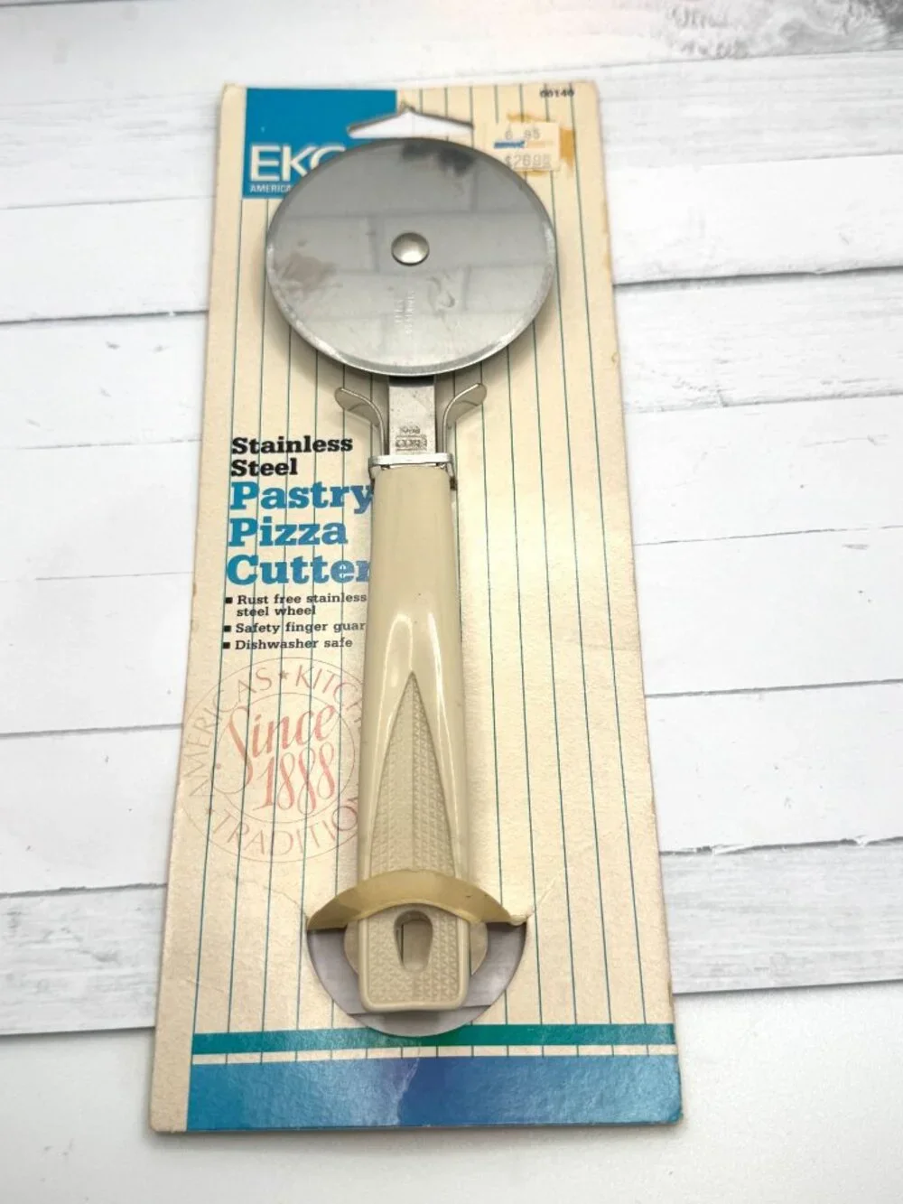 Ekco Stainless Steel Pastry & Pizza Cutter With Safety Guard
